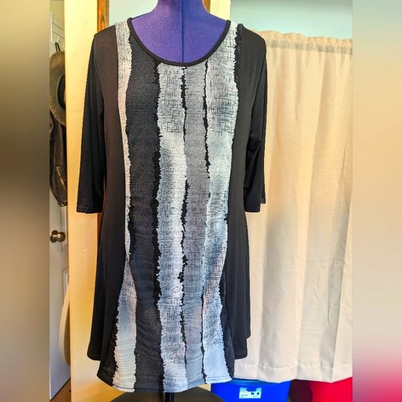 Simply Aster women's dress - Picture 2 of 11